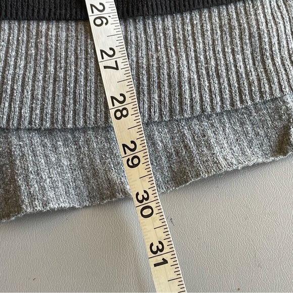 Victoria’s Secret Black & Cream Cardigan Sweater – Size Small - Picture 9 of 9